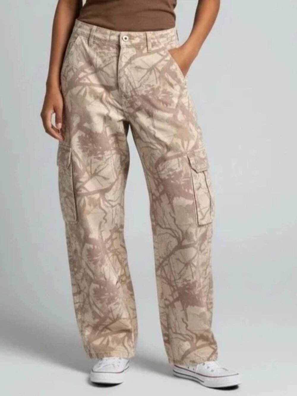 Share Refrain Women’s Juniors Beige Camouflage Cargo Pants Straight Leg Mid Rise